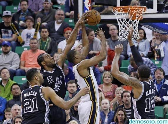 四柱(zhu)液壓機(ji)的常見(jian)問題有(you)哪些?