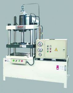 連體(ti)液壓(ya)機